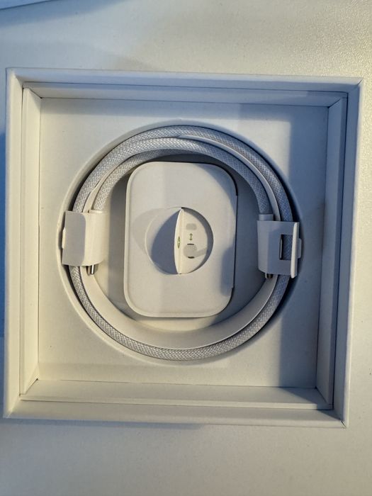 Apple Airpods Pro 2 (USB-C). Ca noi