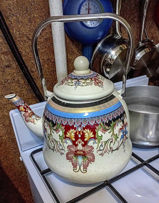 продам чайник эмалированный