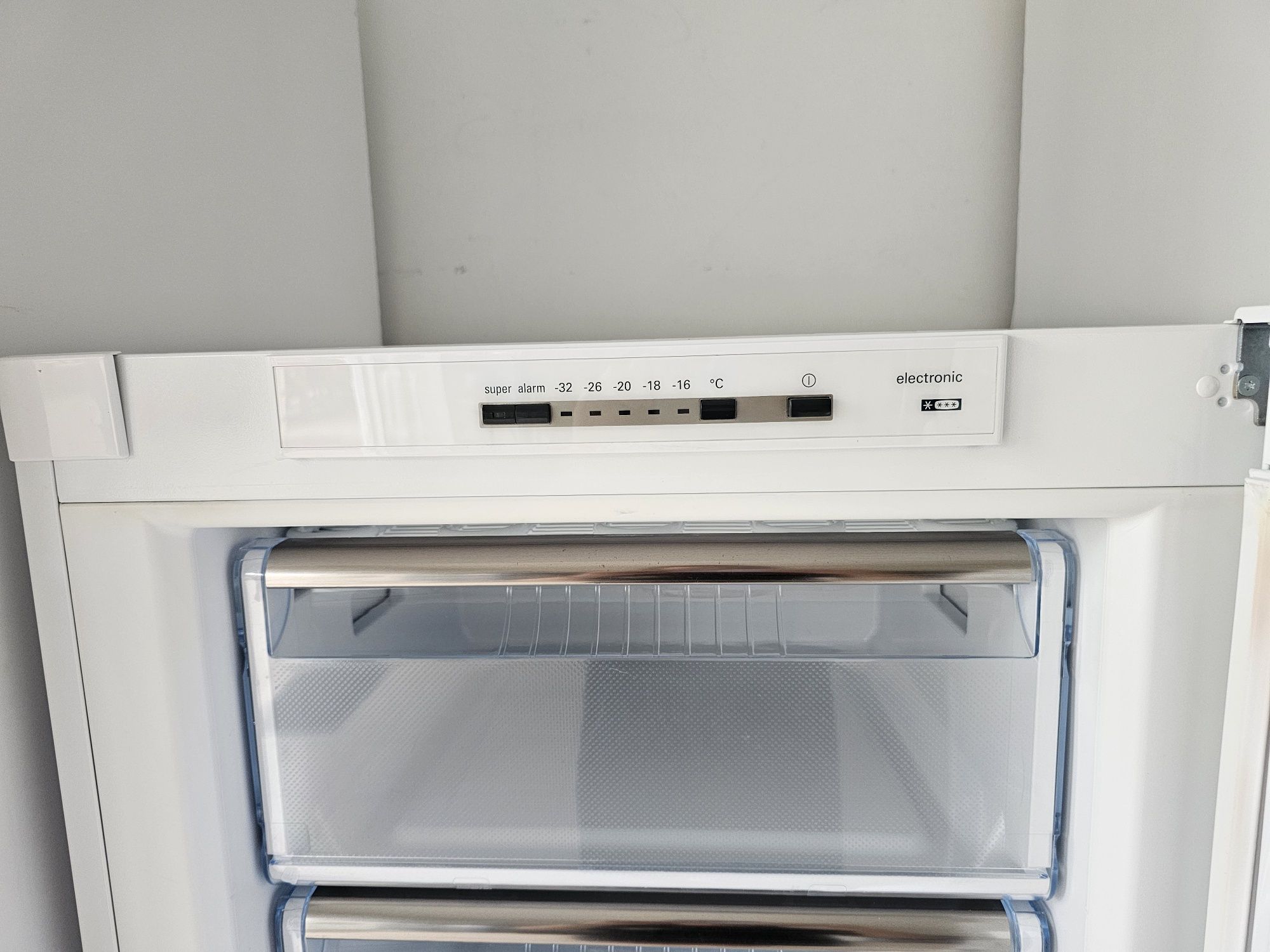 Фризер Bosch 140см