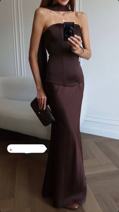 Платье с шарфом на корсете