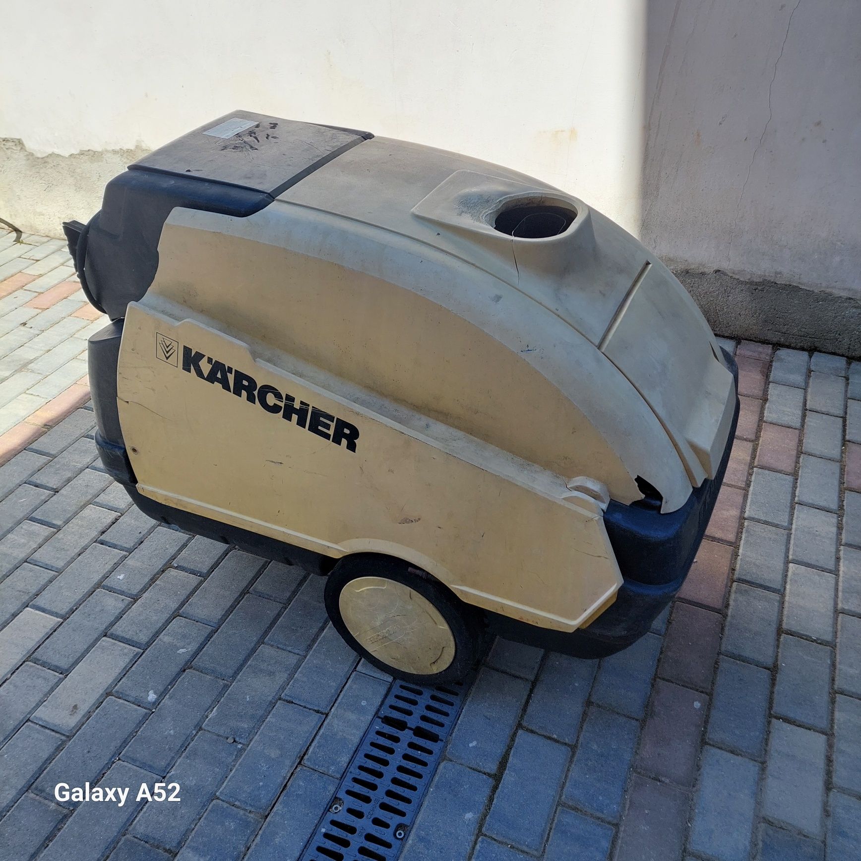 Продавам  пароструйка  karcher