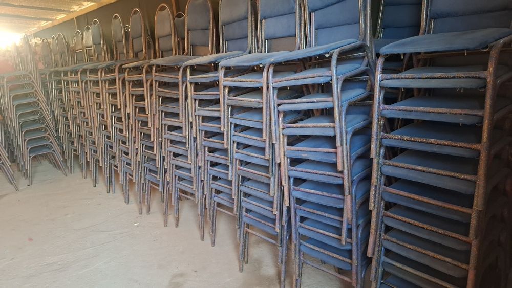 Стол стул сотилади бу