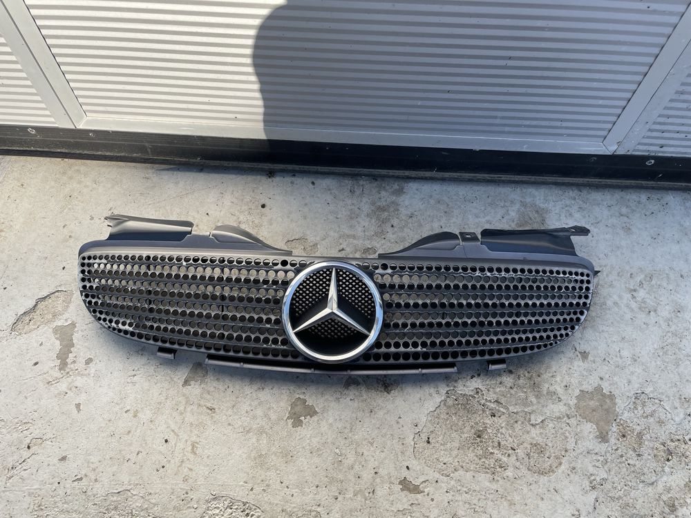 Grila capota Mercedes slk R170