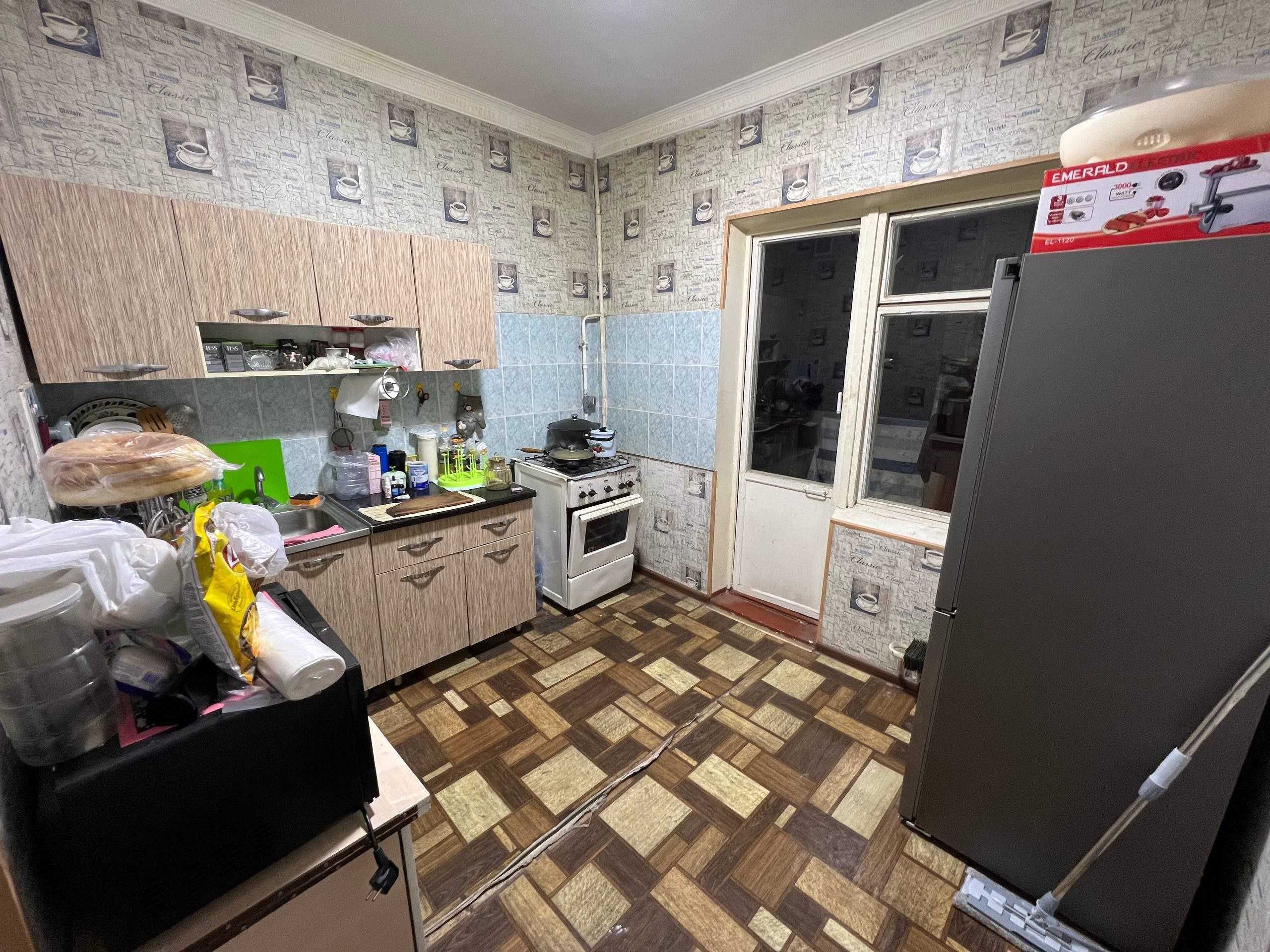 Продаётся квартира 3 ком 78 м2 балкон 2х6 отличное локация
