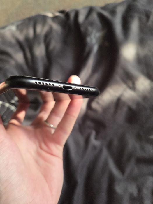 iphone xr 128 акб 77