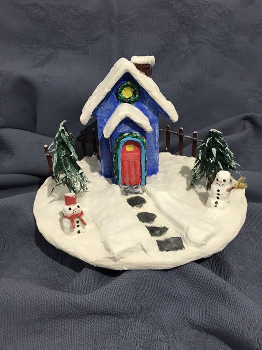 Decor de iarna handmade, Casuta, brazi si oameni de zapada