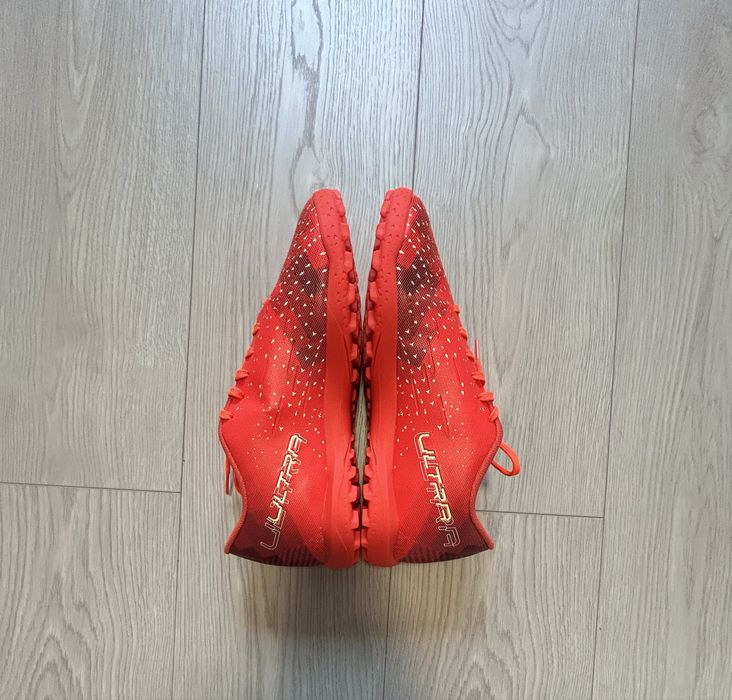 Adidasi fotbal Puma marime 42