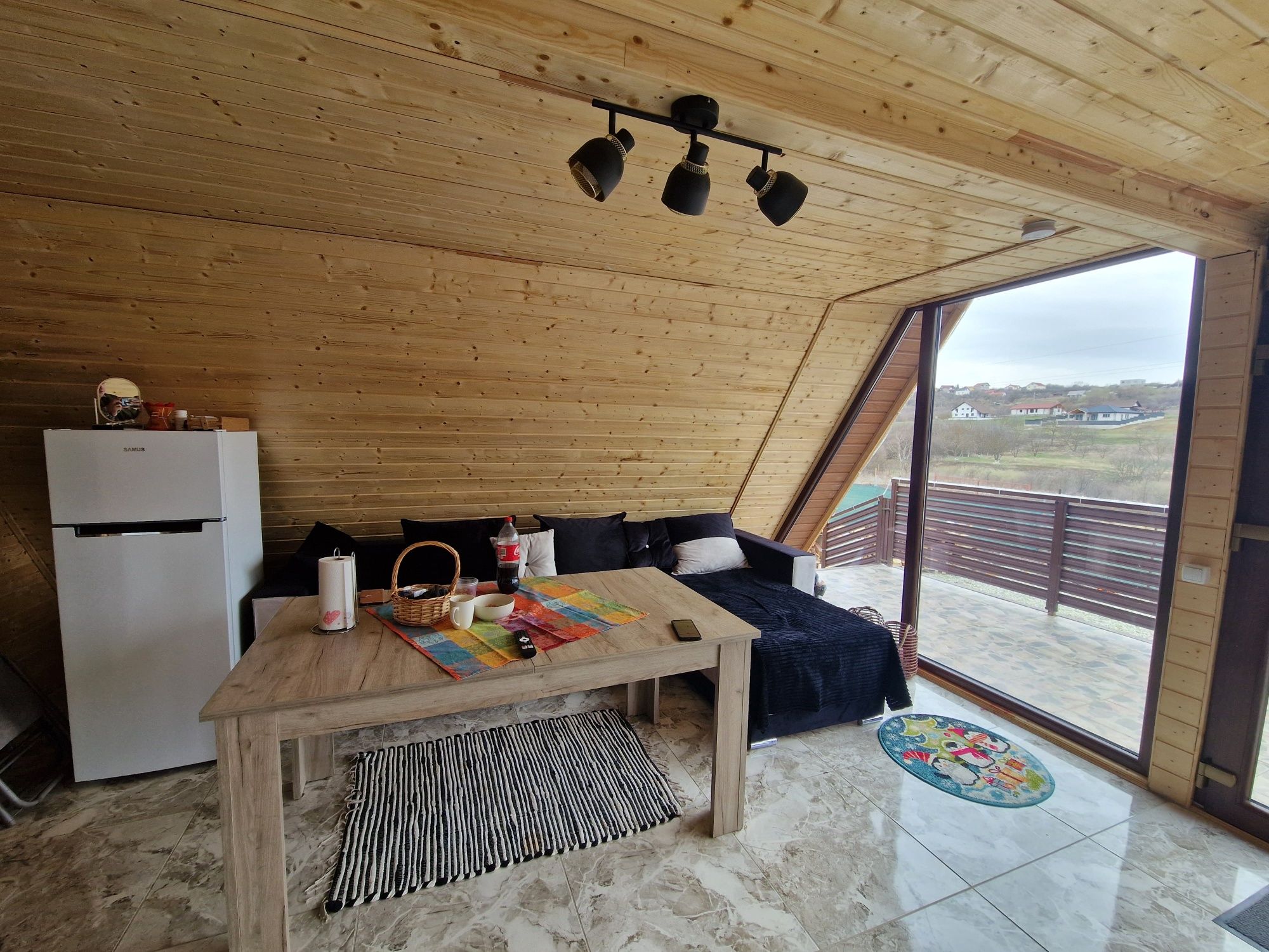 Cabana de inchiriat cu ciubar Daia noua