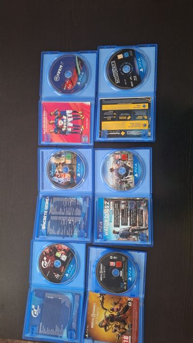 Продавам ps4 slim