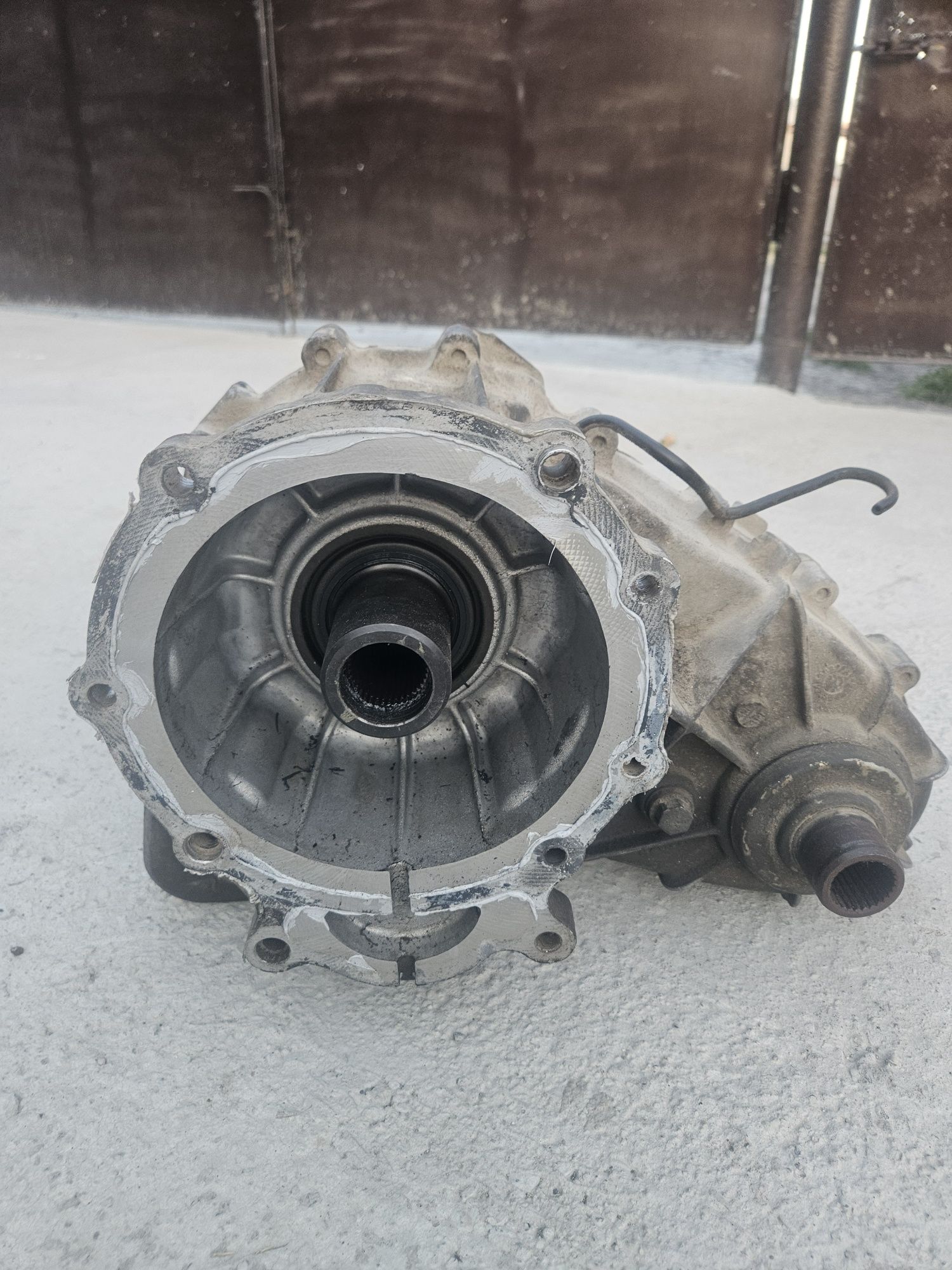 Продается раздатка на BMW X5 E 53. Дорест. М62 4.4