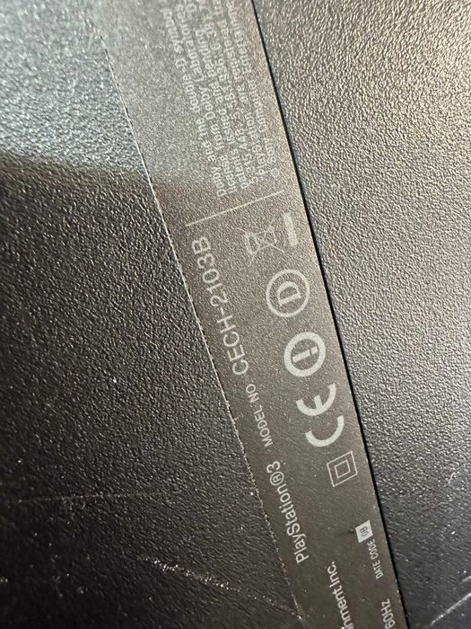 Consola sony playstation 3 slim cu jocuri multe si 2 manete