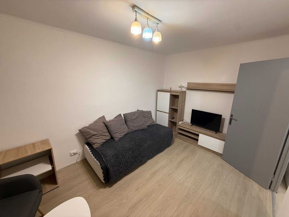 Metrou 1 Decembrie - 2 Camere - Decomandat - Renovat & Anvelopat - AC