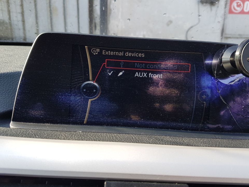 Display Navigatie cu Sticla Crapata BMW Seria 3 F30 F31 F32 F33 F34 F35 2011 - 2019