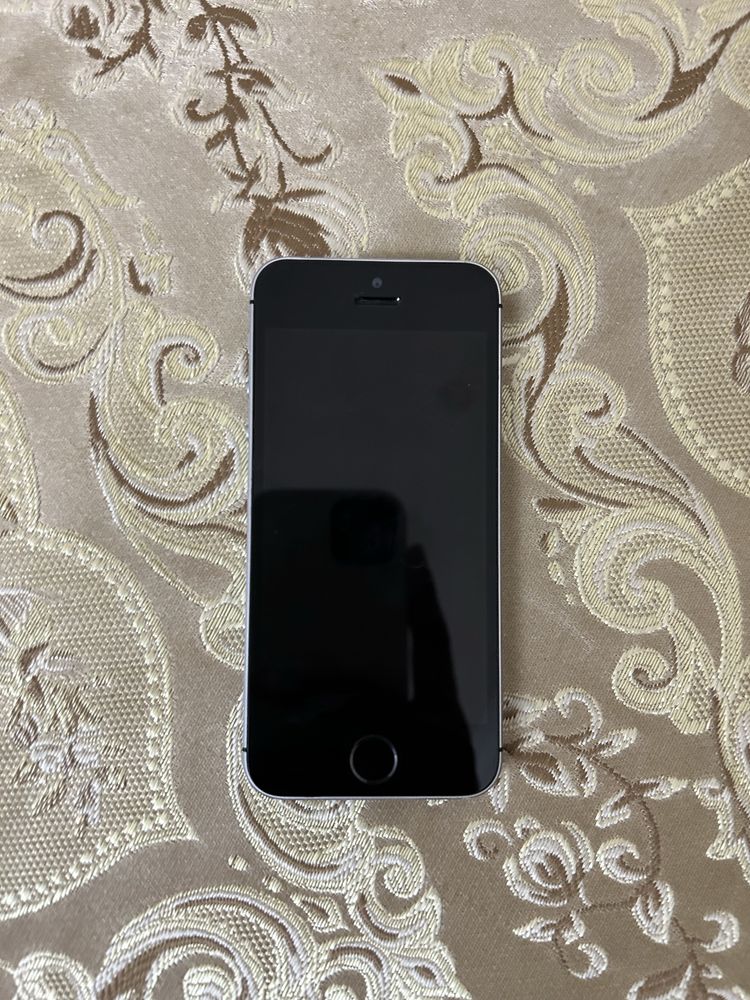 iPhone SE 2016