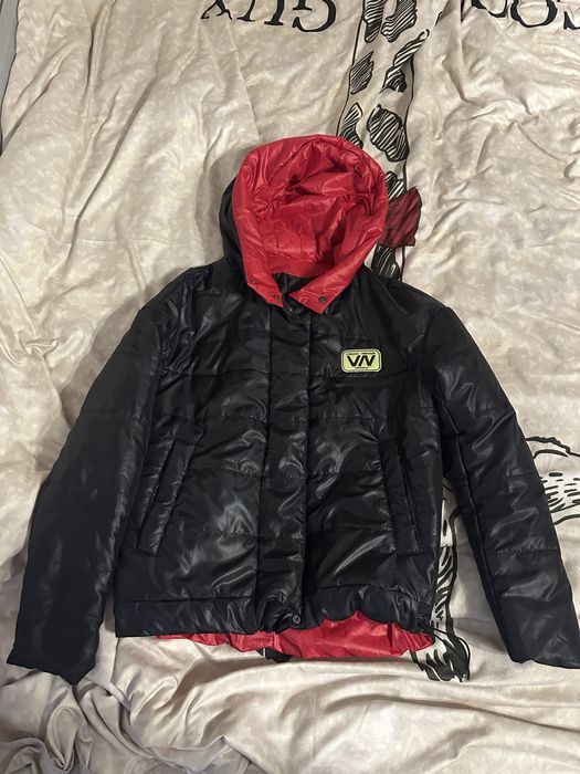 Vand geaca dama noua