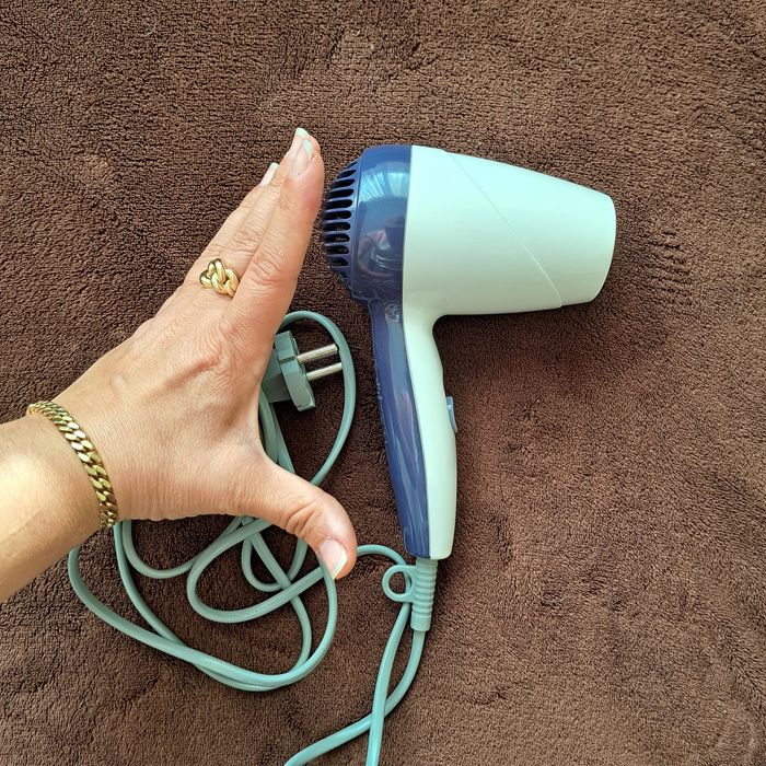 Uscator de par, föhn de voiaj