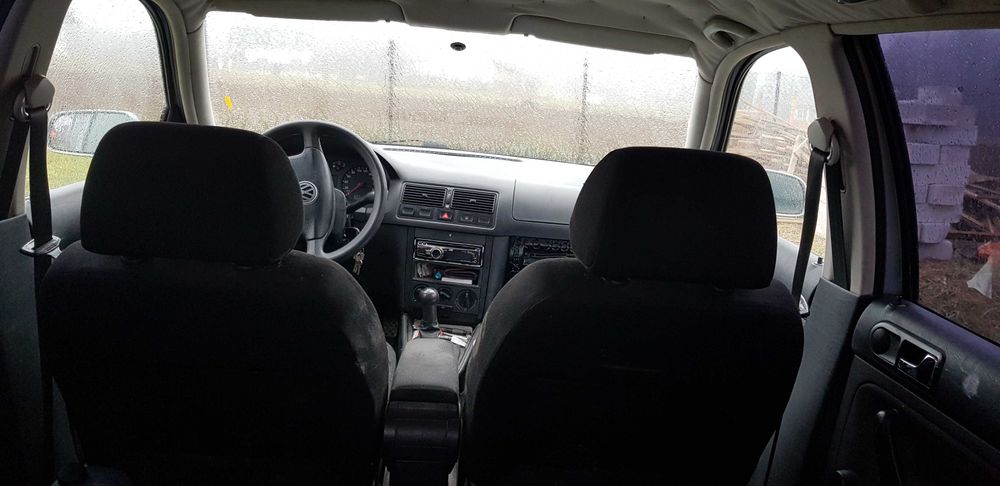 Golf  1,9 tdi fără rugina