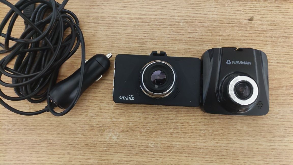 Camera auto Smailo si Navman
Ecran	: 3 inch
Rezolutie filmare	Full HD