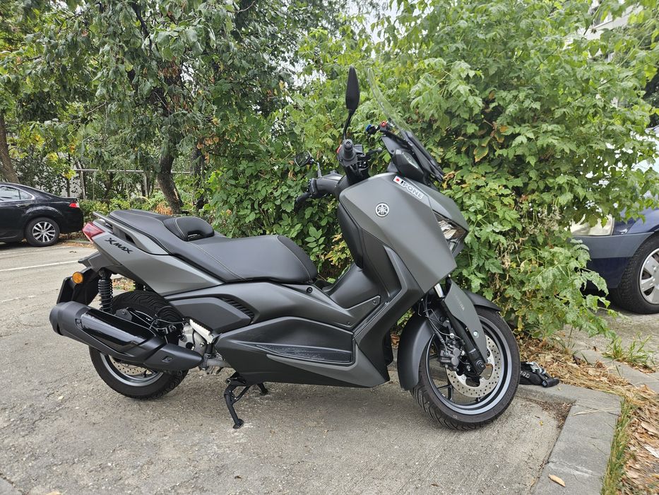 Xmax 300 --  2025 -- 5300
