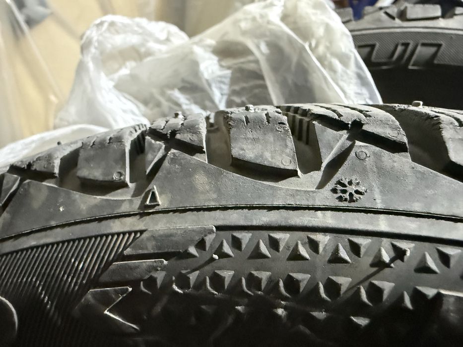 Зимная шиповоная резина Good year