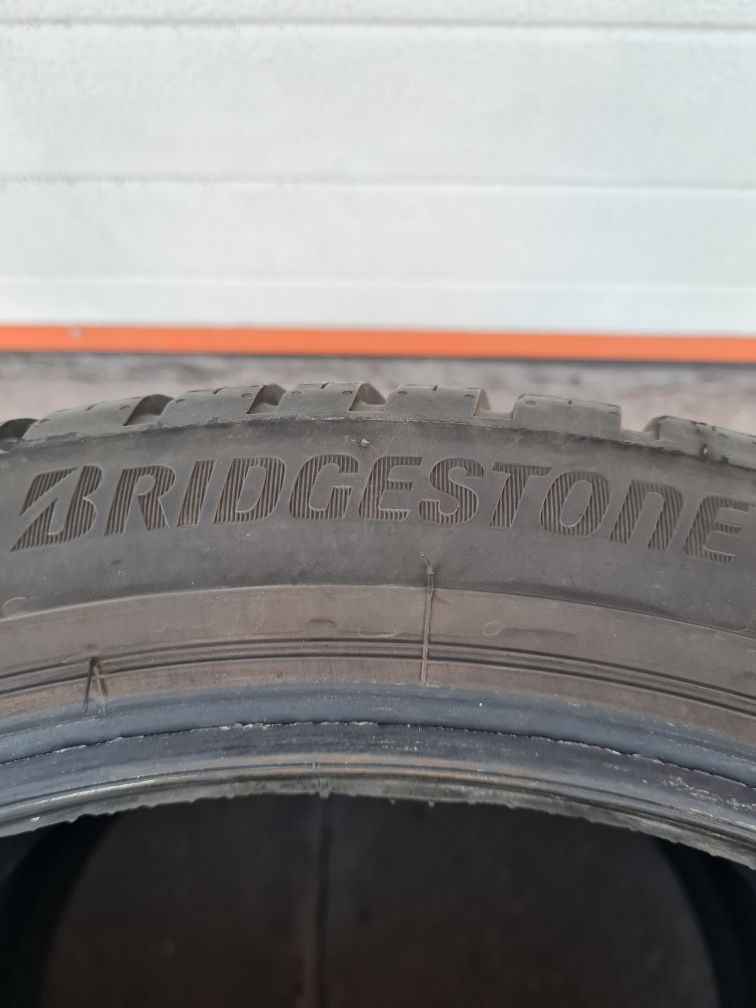 Всесезонни гуми 2 броя BRIDGESTONE Control A005 225 40 R18 дот 1522