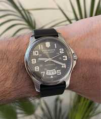 Ceas Victorinox Officers automatic