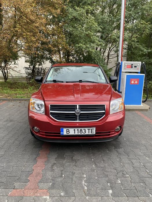 СУВ Додж автомобил