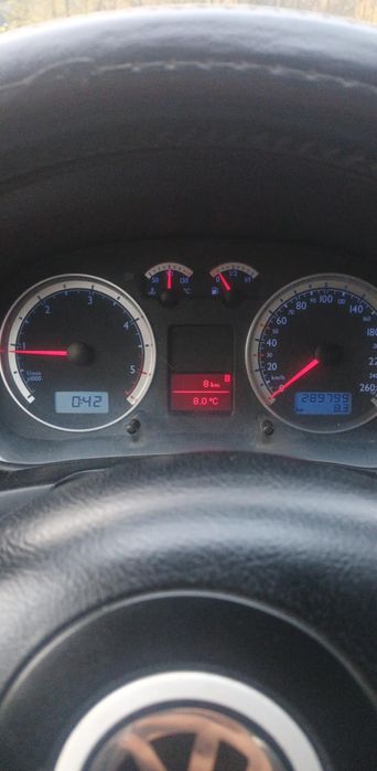 Vând Volkswagen Bora an 2002 motor 1.9 TDI 116 cp 6+1 Trepte