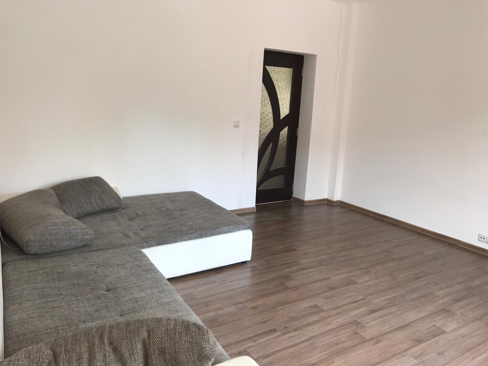 Casă de închiriat