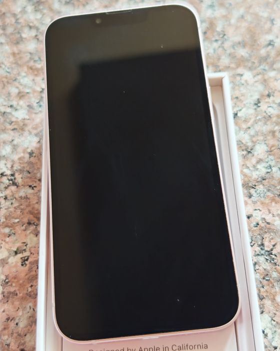 Продавам IPhone 13