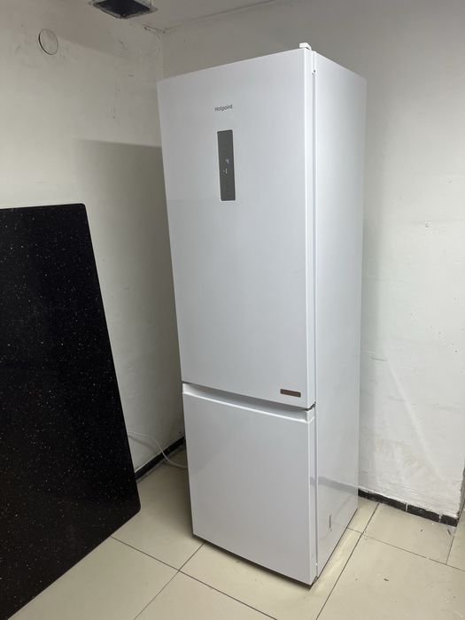 Холодильник Hotpoint