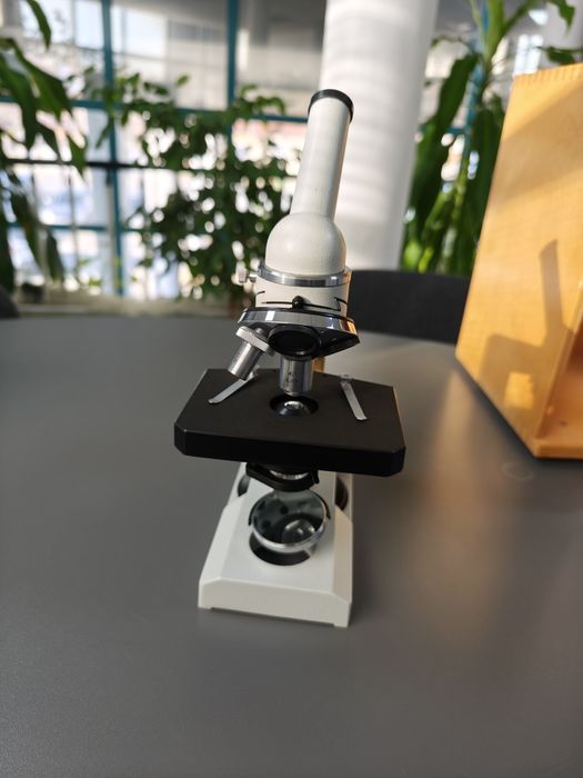 Лабораторен микроскоп ЛОМО Биолам