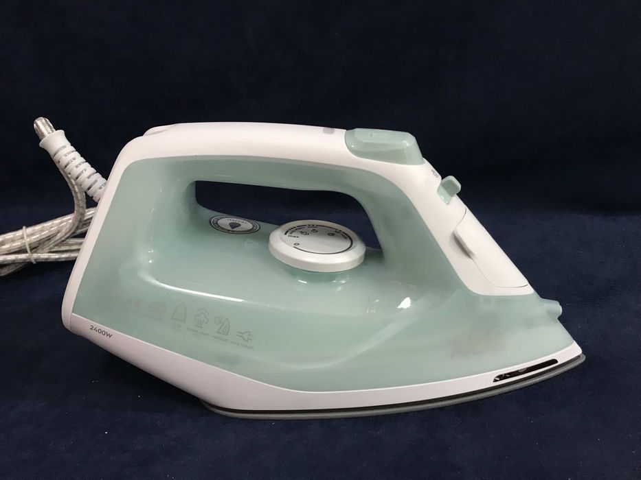 Парна ютия AEG Db