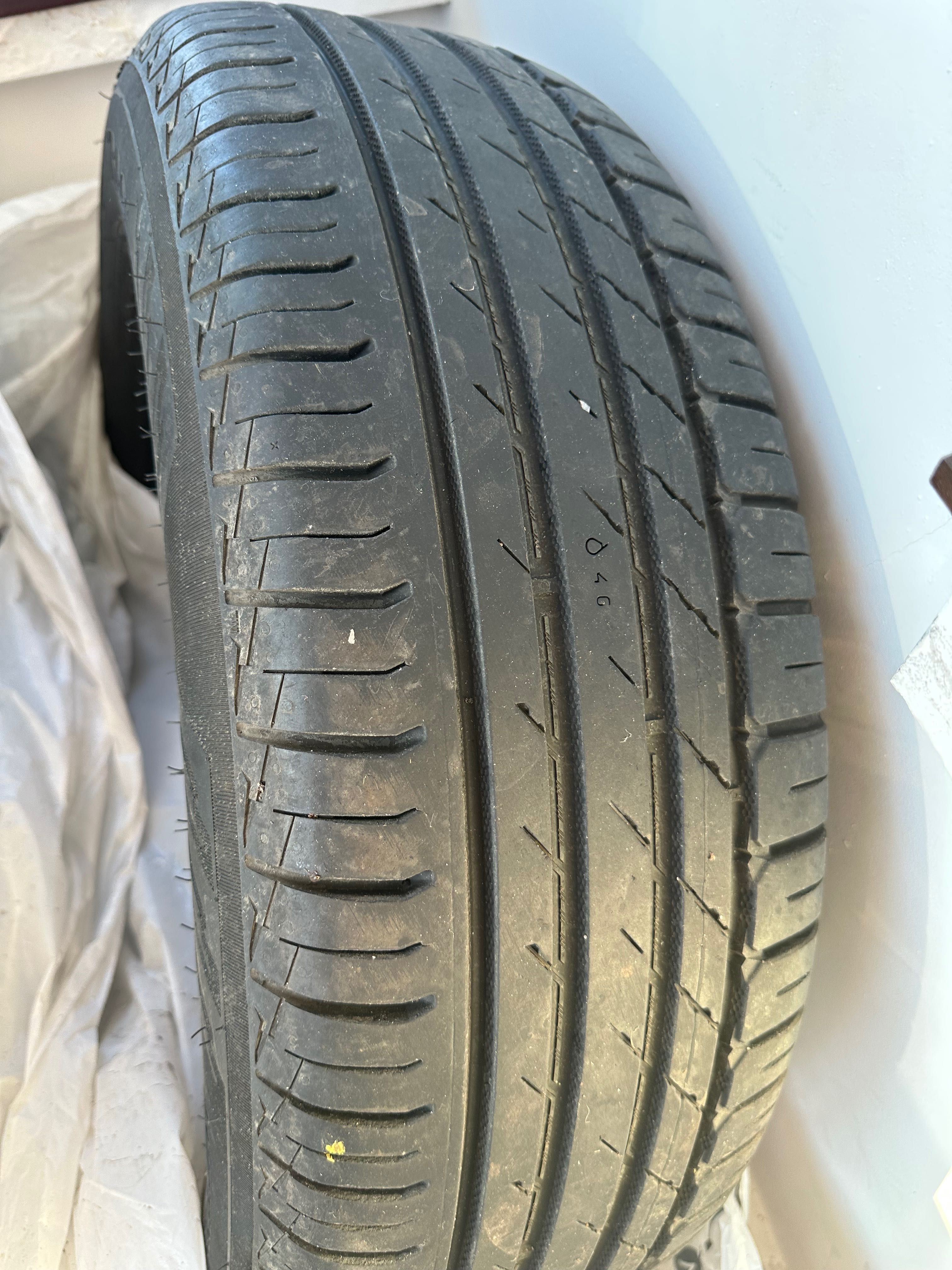 Anvelopa Vara  215/70R16 100H Nokian Tyres