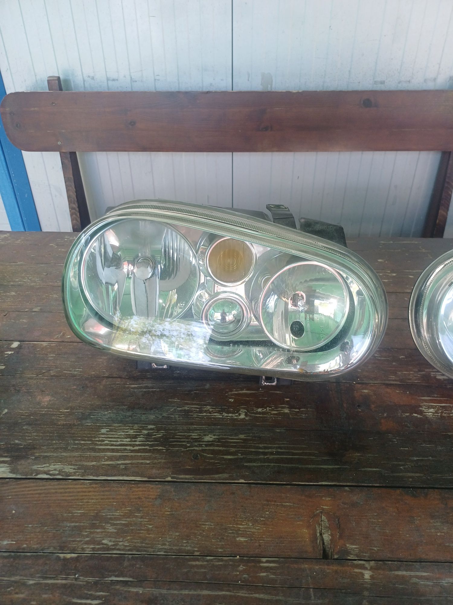 Оригинални фарове Valeo  за Golf 4