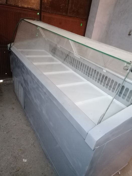 Хладилна витрина