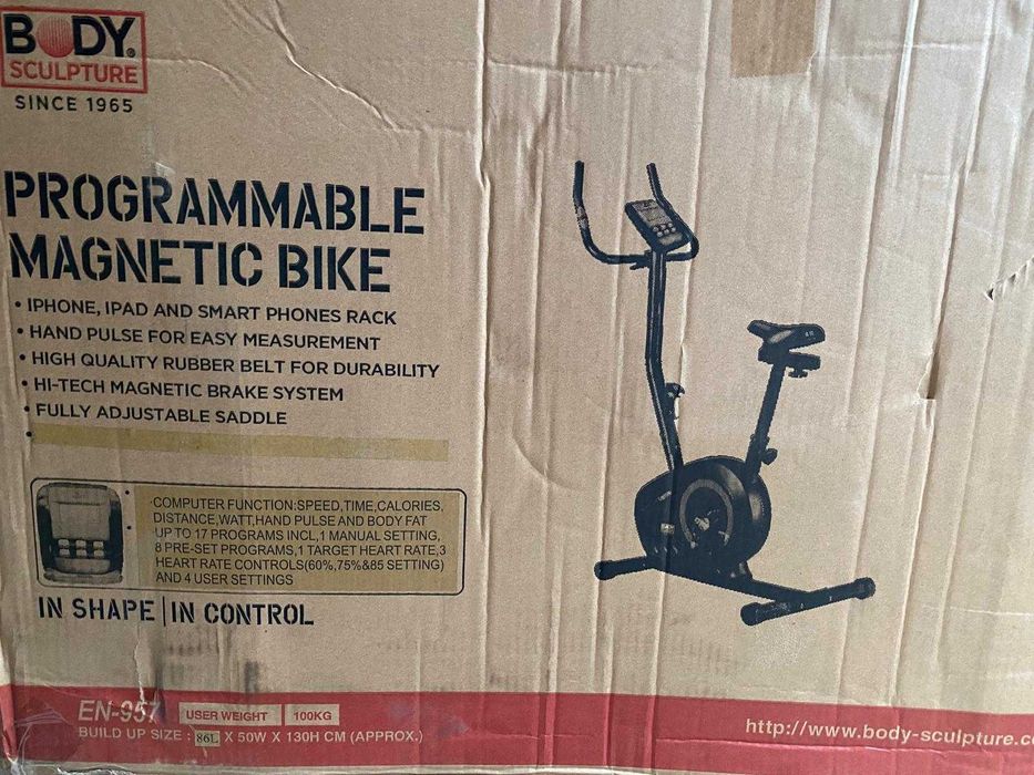 Bicicleta de exercitii,  magnetica,  programabila,  Body Sculpture