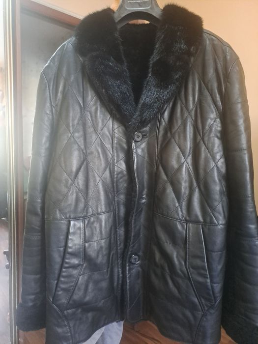 Продам мужской кожанный куртка воротник норковую в отличном состоянии