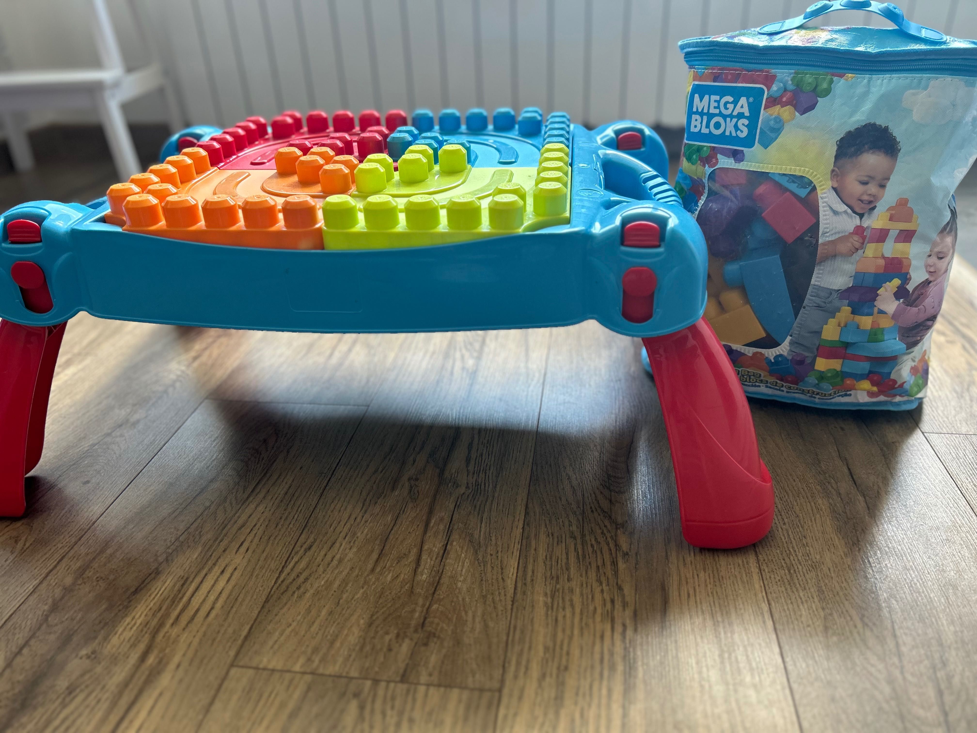 Fisher Price Mega Blocks детска маса с конструктор (100 части)