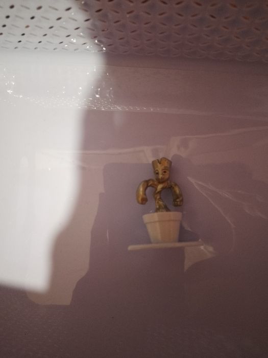 Фигурка на Грут оригинална