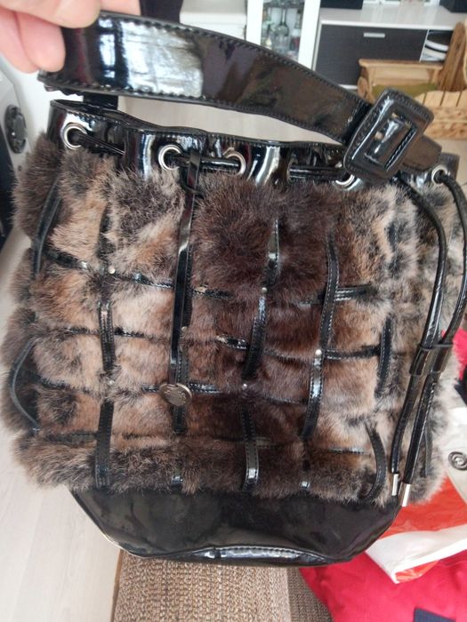 Продавам малко ползвани дамски чанти