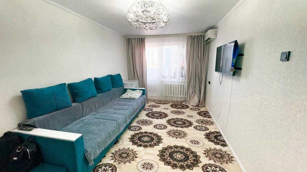 Продам Двухкомнатную квартиру в мкр Самал Константин Империя