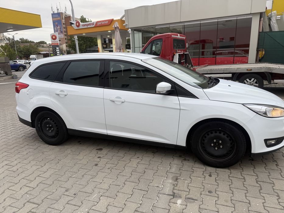 Ford Focus 1.0 EcoBoost 125 CP, Break – 2018, Alb