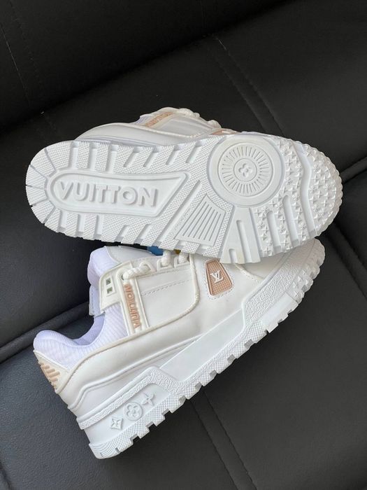 Adidasi Louis Vuitton noi