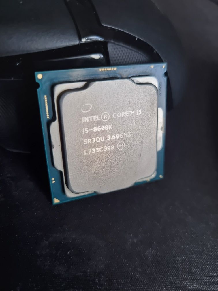 Procesor Intel i5 8600k, in stare perfecta