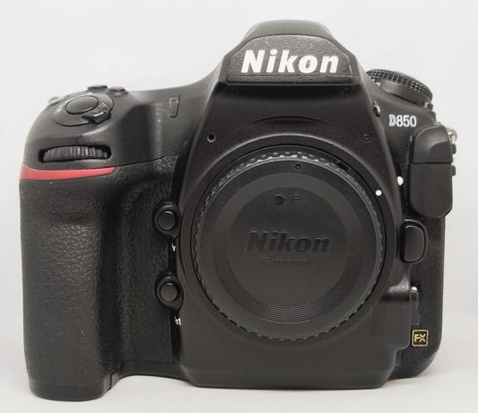 Nikon D850 cu 146374 declansari