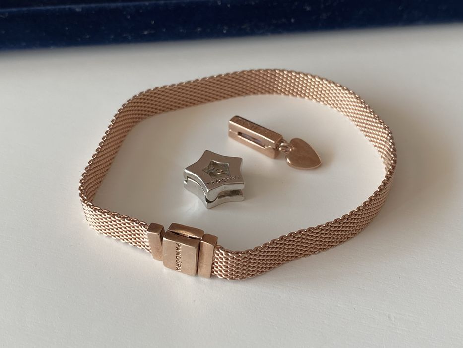 Комплект Pandora: Гривна Rose + 2 талисмана