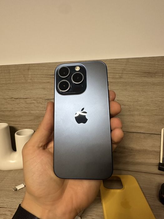 IPhone 15 pro 128 GB 88 % baterie full box 10/10