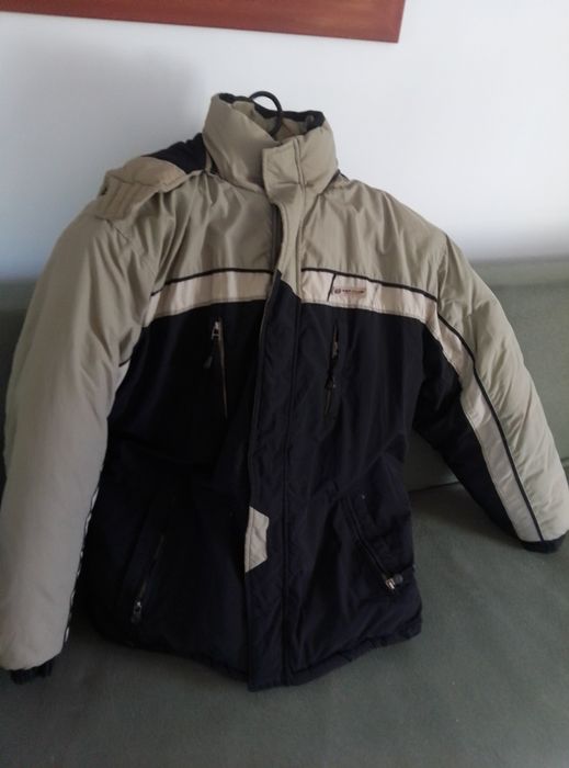 Geaca de iarna cu gluga