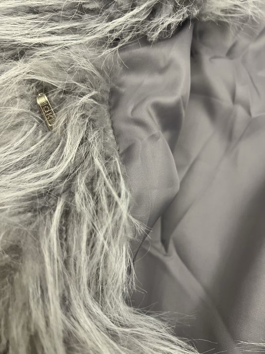 Шубка из эко меха в сером цвете